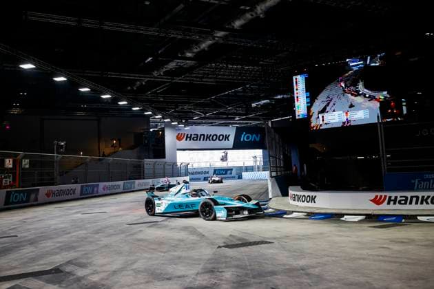 2025 FORMULA E LONDON ePRIX 23 ROWLAND Oliver (gbr), Nissan Formula E Team, Nissan e-4ORCE 05, action during the London ePrix, 15th and 16th round of the 2024-25 ABB FIA Formula E World Championship, WM, Weltmeisterschaft on the ExCel London Circuit from July 25 to 27, 2025 in London, United Kingdom -  Copyright: xGREGORYxLENORMANDx