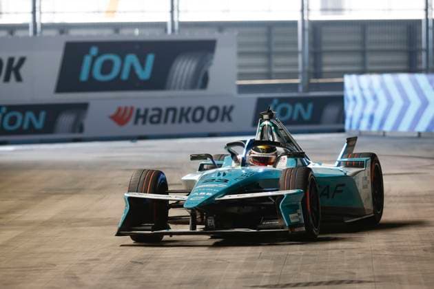 2025 FORMULA E LONDON ePRIX 23 ROWLAND Oliver (gbr), Nissan Formula E Team, Nissan e-4ORCE 05, action during the London ePrix, 15th and 16th round of the 2024-25 ABB FIA Formula E World Championship, WM, Weltmeisterschaft on the ExCel London Circuit from July 25 to 27, 2025 in London, United Kingdom -  Copyright: xGREGORYxLENORMANDx