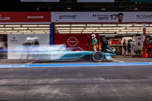 2025 FORMULA E LONDON ePRIX 23 ROWLAND Oliver (gbr), Nissan Formula E Team, Nissan e-4ORCE 05, action pitboost during the London ePrix, 15th and 16th round of the 2024-25 ABB FIA Formula E World Championship, WM, Weltmeisterschaft on the ExCel London Circuit from July 25 to 27, 2025 in London, United Kingdom - LondonUnited Kingdom  Copyright: xGERMAINxHAZARDx