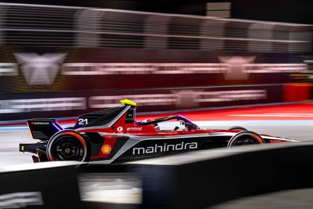 Nyck de Vries driving for MAHINDRA RACING during the London E-Prix at the ExCel Centre, London Docklands, UK on 26 July 2025. Copyright: xPhilxHutchinsonx 43670093