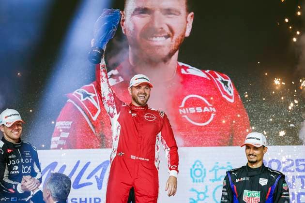 2025 FORMULA E LONDON ePRIX ROWLAND Oliver (gbr), Nissan Formula E Team, Nissan e-4ORCE, portrait during the London ePrix, 15th and 16th round of the 2024-25 ABB FIA Formula E World Championship, WM, Weltmeisterschaft on the ExCel London Circuit from July 25 to 27, 2025 in London, United Kingdom - LondonUnited Kingdom  Copyright: xJULIENxDELFOSSEx