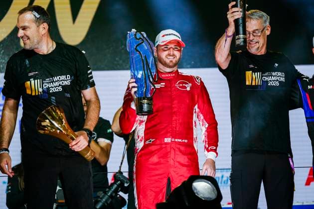 2025 FORMULA E LONDON ePRIX ROWLAND Oliver (gbr), Nissan Formula E Team, Nissan e-4ORCE, portrait during the London ePrix, 15th and 16th round of the 2024-25 ABB FIA Formula E World Championship, WM, Weltmeisterschaft on the ExCel London Circuit from July 25 to 27, 2025 in London, United Kingdom - LondonUnited Kingdom  Copyright: xJULIENxDELFOSSEx