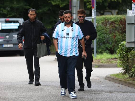 Football, Men, 3 Liga, Season 2025 2026, TSV 1860 Munich, Hasan Ismaik, Grünwalder Strasse 114 Here in the picture Hasan Ismaik, majority shareholder of TSV 1860 Munich, investor during a visit to the Grünwalder Strasse 114, office in the 1860 home jersey