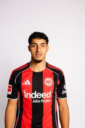 Fares Chaibi - Eintracht Frankfurt, Porträttermin 2025 2026, GER Eintracht Frankfurt, Porträttermin 2025 2026, GER