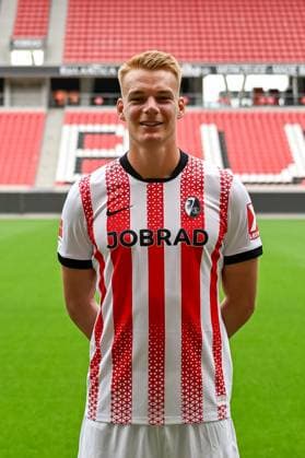 Philipp Lienhart SC Freiburg, 03 GER, SC Freiburg, Football, 1 BL, portrait date 2025 2026, 30 07 2025 GER, SC Freiburg, Football, 1 BL, portrait date 2025 2026, 30 07 2025 Freiburg Copyright: xEibner-Pressefoto ThomasxHessx EP_THS