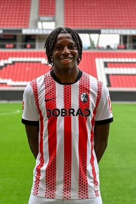 Johan Manzambi SC Freiburg, 44 GER, SC Freiburg, Football, 1 BL, portrait date 2025 2026, 30 07 2025 GER, SC Freiburg, Football, 1 BL, portrait date 2025 2026, 30 07 2025 Freiburg Copyright: xEibner-Pressefoto ThomasxHessx EP_THS