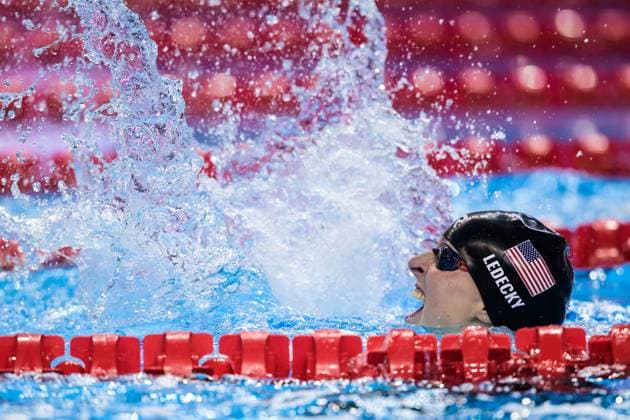 250802 Katie Ledecky of USA celebrates after winning women™s 800 meters freestyle swimming final during day 23 of the World Aquatics Championships on August 2, 2025 in Singapore Photo Joel Marklund BILDBYRAN kod JM JM0715 bbeng simning swimming svomming sim vm vm sim vm 2025 world aquatics championships 2025 dam jubel  Copyright: JOELxMARKLUND BB250802JM111