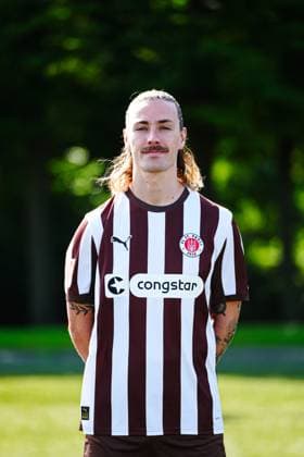 Jackson Irvine FC St Pauli, 07 GER, FC St Pauli, Football, 1 Bundesliga, Portraettermin 2025 2026, 05 08 2025 GER, FC St Pauli, Football, 1 Bundesliga, Portraettermin 2025 2026, 05 08 2025 Hamburg Copyright: xEibner-Pressefoto MarcelxvonxFehrnx EP_MFN