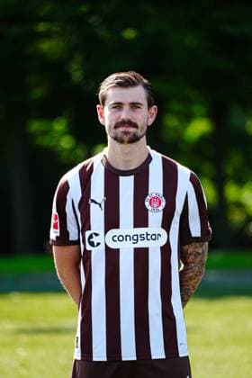 Connor Metcalfe FC St Pauli, 24 GER, FC St Pauli, Football, 1 Bundesliga, Portraettermin 2025 2026, 05 08 2025 GER, FC St Pauli, Football, 1 Bundesliga, Portraettermin 2025 2026, 05 08 2025 Hamburg Copyright: xEibner-Pressefoto MarcelxvonxFehrnx EP_MFN