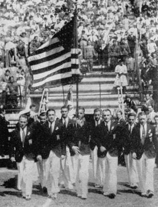 Football international match Play Off Qualification match to World Championship, Group 11 USA Mexico 4 2 2 1 B Z The Players the USA march with blowing Flags in the Stadium 24 05 1934 in Rome Italy Archive