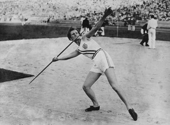 Olympic Summer Games in Los Angeles Athletics Javelin the Women u B Z Gold medal winner Mildred Ella Didrikson Zahariah Babe Didrikson USA the Javelin 1932 in Los Angeles Coliseum USA ATTENTION date estimated !ACHTUNG AUFNAHMEDATUM GESCHÄTZT!