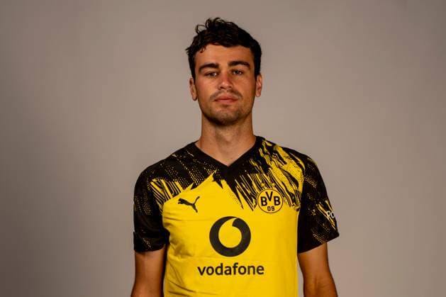 Borussia Dortmund 1 BL, portrait date 2025 2026 Borussia Dortmund 1 BL, portrait date 2025 2026 Giovanni Reyna Borussia Dortmund 1 BL, portrait date 2025 2026 Photo Borussia Dortmund Hendrik Deckers via Revierfoto Dortmund Training ground Hohenbuschei North Rhine-Westphalia Germany Poolfoto Borussia Dortmund Hendrik Deck ,EDITORIAL USE ONLY