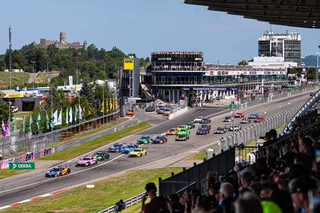 DTM, 9. + 10. Rennen Nürburgring 2025 - 25 McLaren 720S GT3 Evo, Dörr Motorsport: Ben Dörr; 22 Mercedes-AMG GT3, Mercedes-AMG Team Landgraf: Lucas Auer Copyright: xGruppexCxPhotographyx