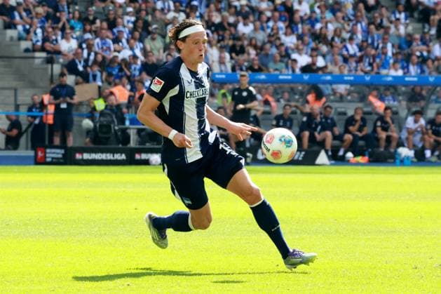 DEU, DFL, 2 FBL, Hertha BSC vs Karlsruher SC, 10 08 2025, Berliner Olympiastadion, Berlin, DEU, DFL, 2 FBL, Hertha BSC vs Karlsruher SC, im Bild Fabian Reese Hertha BSC Berlin 11 DFL regulations prohibit any use of Photographs as image sequences and or quasi video nordphotoxGmbHx xEngler nph00076