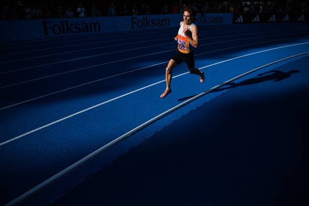 250810 Thomas Ratcliffe, USA, competes in the mens 3000 meters during the Folksam Grand Prix athletics competition in Sollentuna on August 10, 2025 in Stockholm  Copyright: JONATHANxNÄCKSTRAND BB250810JN127