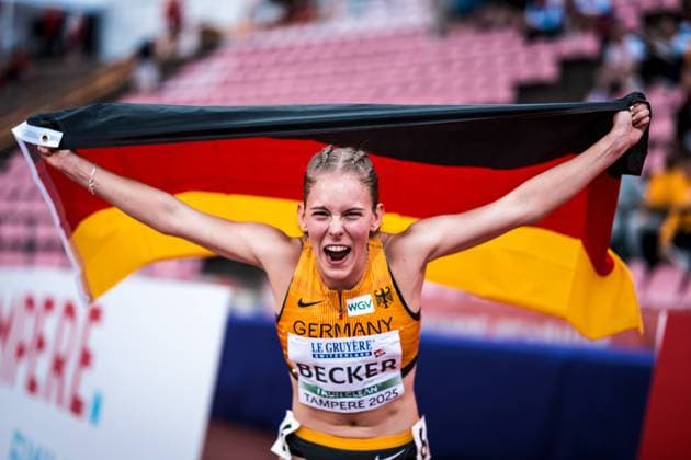European U20 Athletics Championships Tampere, 10 08 2025 Jana Marie BECKER GER celebrates with flag after her win in the 800 Metres Women at the European U20 Athletics Championships in Tampere Finland on Sunday, 10 08 2025 Copyright: xBEAUTIFULxSPORTS UlfxSchillerx