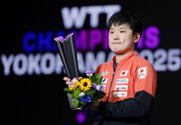 Table tennis, Tischtennis WTT Champions Japan s Tomokazu Harimoto poses after winning the men s singles title at the WTT Champions table tennis event in Yokohama on Aug. 11, 2025.  A14AA0004763655P