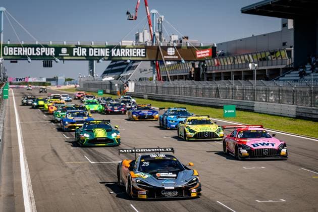 DTM, 9. + 10. Rennen Nürburgring 2025 - 25 McLaren 720S GT3 Evo, Dörr Motorsport: Ben Dörr; 22 Mercedes-AMG GT3, Mercedes-AMG Team Landgraf: Lucas Auer Copyright: xGruppexCxPhotographyx
