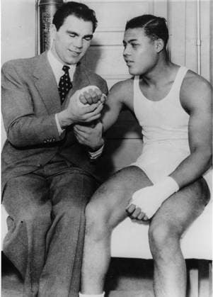 boxing u B Z v l Max Schmeling Germany and Joe Louis USA ATTENTION date estimated !ACHTUNG AUFNAHMEDATUM GESCHÄTZT!