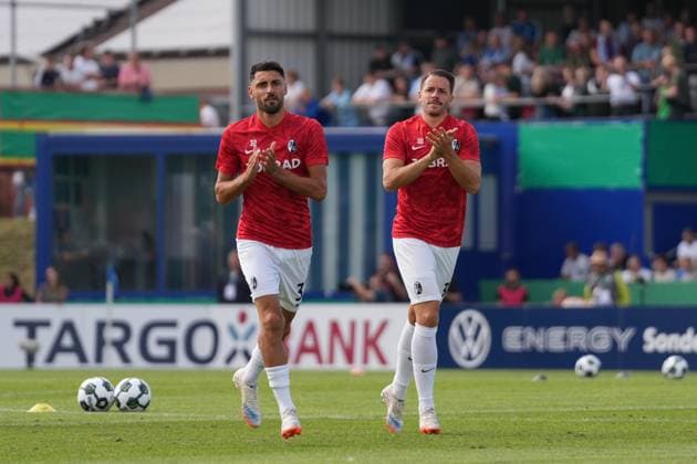 Vincenzo Grifo SC Freiburg, 32 and Christian Günter Christian Guenter SC Freiburg, 30 , Soccer, 1 Round , DFB Pokal, 2025 26, Sportfreunde Lotte vs SC Freiburg, 16 08 2025, Stadion am Lotter Kreuz, Lotte, Germany DFB REGULATIONS PROHIBIT ANY USE OF PHOTOGRAPHS AS IMAGE SEQUENCES AND OR QUASI VIDEO Lotte Stadion am Lotter Kreuz North Rhine-Westphalia Germany Copyright: xArnexAmbergx