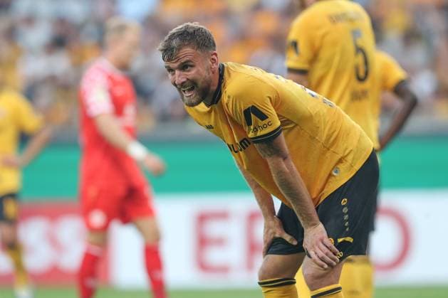 18 08 2025, xtgx, Soccer DFB Cup 1 round, SG Dynamo Dresden 1 FSV Mainz 05 emspor, v l Lars Buenning Bünning, Dresden, 23 disappointed, disappointed, looks disappointed, disappointed DFL DFB REGULATIONS PROHIBIT ANY USE OF PHOTOGRAPHS as IMAGE SEQUENCES and or QUASI VIDEO Dresden