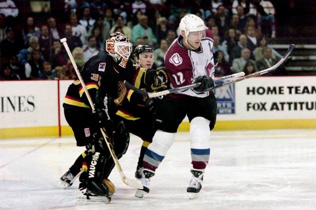 970318 Ice Hockey, NHL, Colorado Avalanche Vancouver Canucks, 4 2 Corey Hirsch, goaltender, Vancouver Canucks and Claude Lemieux, Colorado Avalanche  Copyright: BILDBYRAN BB970318BB037