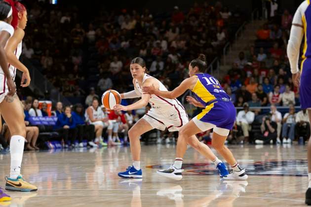 July 22, 2025, Washington, District Of Columbia, USA: JADE MELBOURNE 5 of the Washington Mystics dribbles the ball against KELSEY PLUM 10 of the Los Angeles at CareFirst Arena Washington USA - ZUMAs352 20250722_zsp_s352_037 Copyright: xSabinaxShyshx