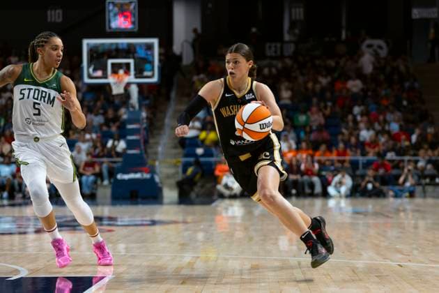 July 26, 2025, Washington, District Of Columbia, USA: JADE MELBOURNE 5 of the Washington Mystics handles the ball against GABBY WILLIAMS 5 of the Seattle Storm at CareFirst Arena Washington USA - ZUMAs352 20250726_zsp_s352_038 Copyright: xSabinaxShyshx