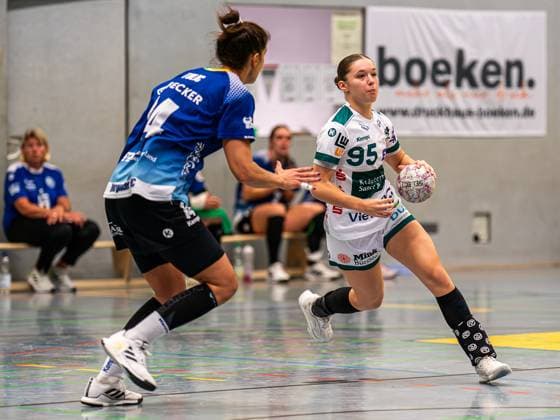 Lara Daeuble Frisch Auf Women, 95 with speed on the ball, Bergischer HC vs Frisch Auf Goeppingen, Handball, DHB Pokal, Season 2025 2026, 22 08 2025 Bergischer HC vs Frisch Auf Goeppingen, Handball, DHB Pokal, Season 2025 2026, 22 08 2025 Solingen Copyright: xMichaelxSchmidt Eibner-Pressefotx EP_MST