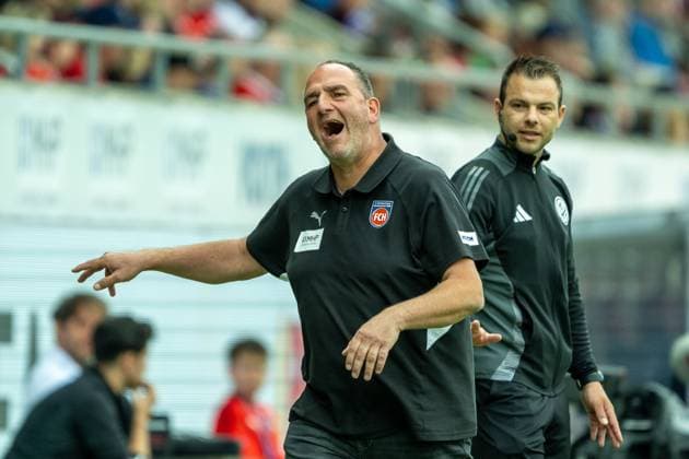 Frank Schmidt FC Heidenheim, Head Coach , is disappointed, dissatisfied, GER, 1 FC Heidenheim vs VFL Wolfsburg, Football, Bundesliga, 1 Matchday, Season 2025 2026, 23 08 2025, DFL DFB REGULATES PROHIBIT ANY USE OF PHOTOGRAPHS AS IMAGE SEQUENCES AND OR QUASI VIDEO, GER, 1 FC Heidenheim vs VFL Wolfsburg, Football, Bundesliga, Matchday 1, Season 2025 2026, 23 08 2025 Heidenheim Copyright: xEibner-Pressefotox EP_EER