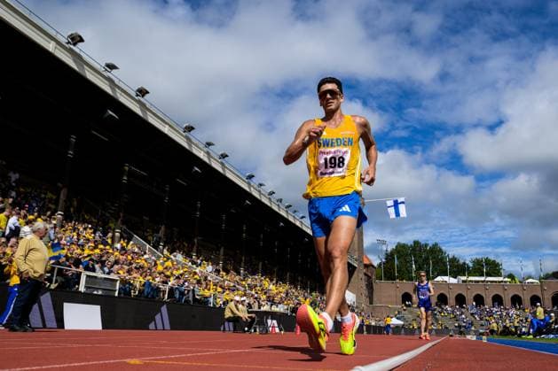 250824 Perseus Karlström of Sweden competes in men™s 10 000 meters race walk during day 3 of the athletics gala Finnkampen on August 24, 2025 in Stockholm Photo Joel Marklund BILDBYRAN kod JM JM0722 bbeng friidrott athletics friidrett finnkampen finnkampen 2025 gang Sverige  Copyright: JOELxMARKLUND BB250824JM110