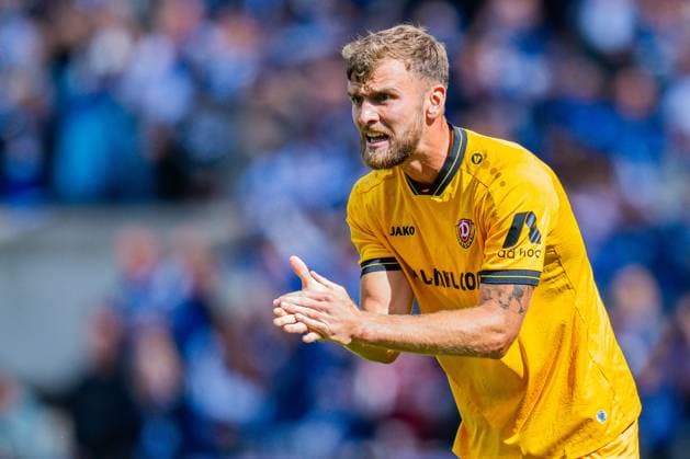 24 08 2025 Soccer, 2025 2026, 2 Bundesliga, Matchday 3, DSC Arminia Bielefeld SG Dynamo Dresden Lars Bünning Dresden after Joel Grodowski Bielefelds goal for 1 1 DFL REGULATIONS PROHIBIT ANY USE OF PHOTOGRAPHS AS IMAGE SEQUENCES AND OR QUASI VIDEO