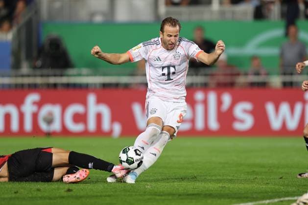 27 08 2025, xdcx, Soccer DFB Pokal 1 Round, SV Wehen Wiesbaden FC Bayern München, v l , Foul on Harry Kane FC Bayern München DFL DFB REGULATIONS PROHIBIT ANY USE OF PHOTOGRAPHS AS IMAGE SEQUENCES AND OR QUASI VIDEO Copyright: HMBxMedia Claus