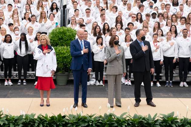 May 4, 2022, Washington, District of Columbia, USA: United States President Joe Biden, first lady Dr. Jill Biden, United States Vice President Kamala Harris and second gentleman Doug Emhoff sing the national anthem while welcoming Team USA to the White House to celebrate their participation Tokyo 2020 Summer Olympic and Paralympic Games and Beijing 2022 Winter Olympic and Paralympic Games, at the White House in Washington, DC on May 4, 2022 Copyright: xChrisxKleponisx