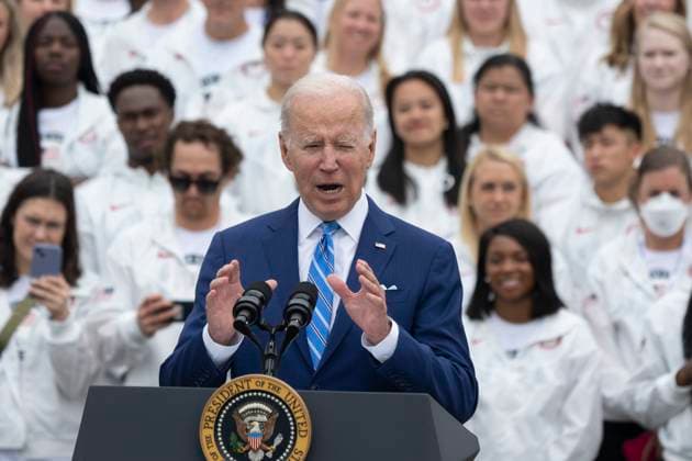 May 4, 2022, Washington, District of Columbia, USA: United States President Joe Biden welcomes Team USA to the White House to celebrate their participation Tokyo 2020 Summer Olympic and Paralympic Games and Beijing 2022 Winter Olympic and Paralympic Games, at the White House in Washington, DC on May 4, 2022 Copyright: xChrisxKleponisx