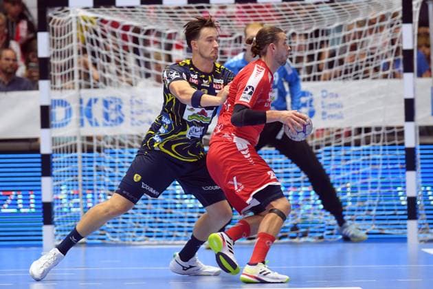Olle Forsell Schefvert MT Melsungen 25 on the ball , Robert Timmermeister Rhein Neckar Loewen 7 L , GER, MT Melsungen Rhein Neckar Loewen, Handball, 1 Bundesliga, 1 Matchday, Season 2025 2026, 29 08 2025, GER, MT Melsungen Rhein Neckar Loewen, Handball, 1 Bundesliga, 1 Matchday, Season 2025 2026, 29 08 2025 Kassel Copyright: xEibner-Pressefotox xRolandxSippelx EP_RSL