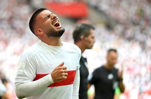 Deniz Undav VfB Stuttgart 26 injured Injury must leave the pitch disappointed Gesture Gesture VfB Stuttgart vs Borussia Moenchengladbach BMG 30 08 2025 DFL REGULATIONS PROHIBIT ANY USE OF PHOTOGRAPHS AS IMAGE SEQUENCES AND OR QUASI VIDEO VfB Stuttgart vs Borussia Moenchengladbach BMG