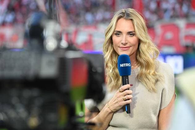 Anna KRAFT, Moderator, Portraet, Portrait, Portrait, Cropped single image, Single subject, Soccer 2 Bundesliga, 4 Matchday, Fortuna Duesseldorf D Karlsruher SC KA 0 0 on 30 08 2025 at Merkur Spiel Arena Duesseldorf Germany DFL regulations prohibit any use of photographs as image sequences and or quasi video Â