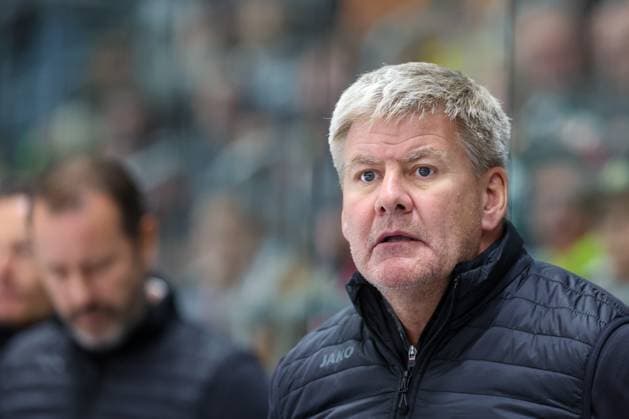 Head Coach Bill Peters Augsburger Panther , Augsburger Panther vs Graz99ers, Test match, Ice field hockey, Penny DEL, 31 08 2025 Augsburg Bayern Germany Copyright: xkolbert-press ChristianxKolbertx
