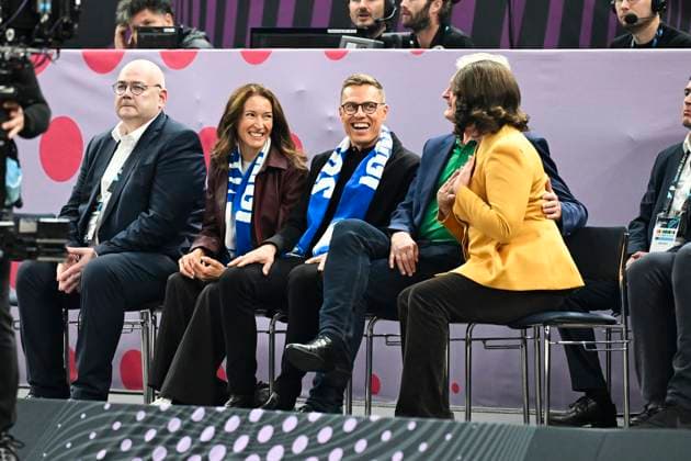 Finnish President Alexander Stubb and his wife Suzanne Innes Stubb, right, sit courtside before the match between Finland and Lithuania in the European Basketball Championship at Nokia Arena in Tampere, Finland on September 1 2025 TAMMERFORS FINLAND x10070x Copyright: xJessicaxGow TTx EURO BASKETBALL CHAMPIONSHIP FINLAND-LITHUANIA