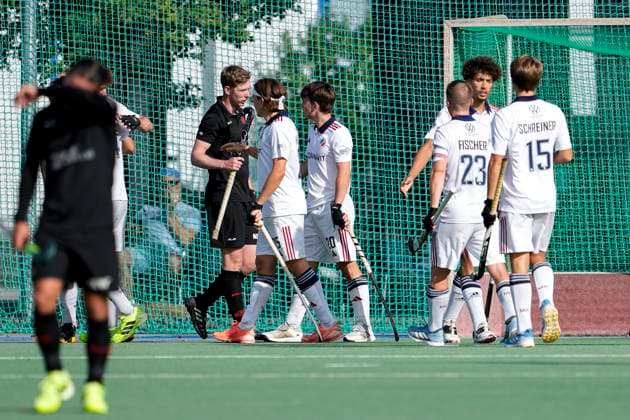 Players of Mannheimer HC MHC , celebrate the goal, celebrate the goal, goal, celebration, cheer, cheers about the goal, rejoicing, joy, rejoices, optimistic, positive, game scene, highlight, action, 06 09 2025, Mannheim Germany , Hockey, 1 Bundesliga, Men, Mannheimer HC Gladbacher HTC xozx