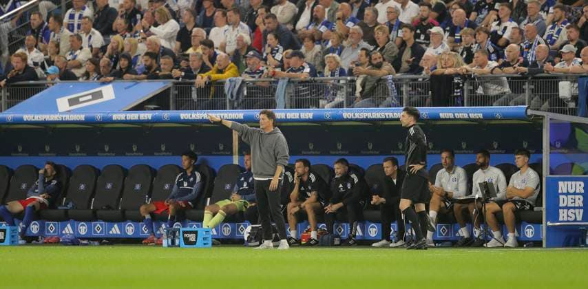 Photo Coach Merlin Polzin HSV Soccer 1 Bundesliga , 2 Matchday on Fri 29 08 2025 Hamburger SV FC St Pauli