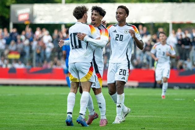 Goal for 1 0 by Laurin Ulrich Germany, 08 , with Ibrahimovic, Arijon Germany U20, 07 and Ouedraogo, Assan Germany U20, 20 , GER, Germany v Italy, Football, U20 Elite League, Matchday 2, Season 2025 2026, 09 09 2025, Eibner Pressefoto Sascha Walther GER, Germany v Italy, Football, U20 Elite League, Matchday 2, Season 2025 2026, 09 09 2025 Reutlingen Copyright: xEibner-Pressefotox EP_SWA