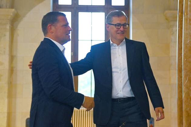 from left Max EBERL Chief Sports Officer FC Bayern Muenchen ,Jan Christian DREESEN Chairman of the Board FCB Markus SOEDER State Premier of Bavaria and CSU Chairman receives the champion teams of FC Bayern in the State Chancellery in Munich on 10 09 2025,