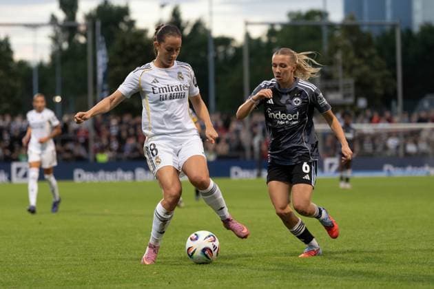 11 09 2025, xhfmx, Fußball Quali Champions League, Eintracht Frankfurt Frauen Real Madrid Frauen v l Sara Däbritz Real Madrid in duel with Elisa Senß Eintracht Frankfurt DFL DFB REGULATIONS PROHIBIT ANY USE OF PHOTOGRAPHS as IMAGE SEQUENCES and or QUASI VIDEO Frankfurt