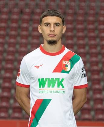 Ismaël Gharbi FC Augsburg 1907 1 BL, portrait date 2025 2026,