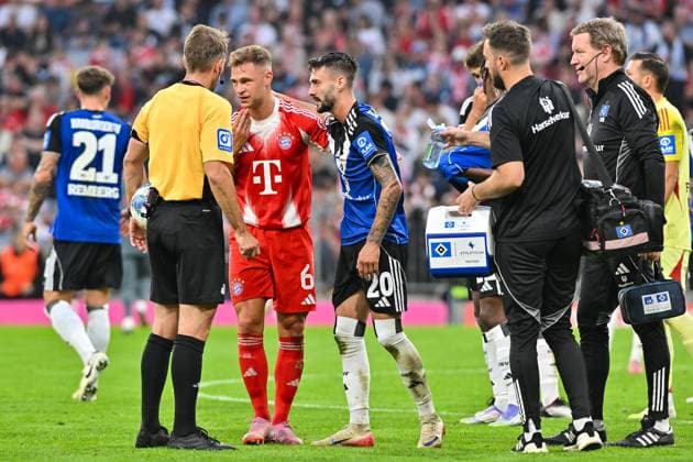 Bundesliga FC Bayern Munich Hamburger SV 13 09 2025 After a collision between Joshua KIMMICH FC Bayern Muenchen 6 and Fabio VIEIRA Hamburger SV 20 both can continue playing Bundesliga FC Bayern Munich Hamburger SV Allianz Arena on 13 09 2025, DFL REGULATES PROHIBIT ANY USE OF PHOTOGRAPHS AS IMAGE SEQUENCES AND OR QUASI VIDEO Copyright: xBEAUTIFULxSPORTS Goldbergx