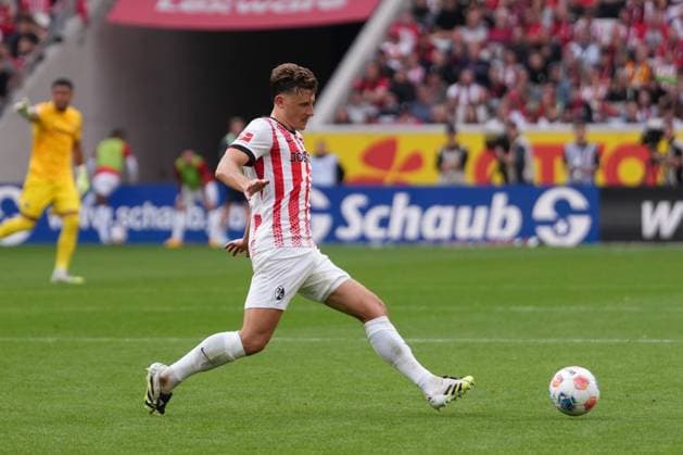 Maximilian Eggestein SC Freiburg, 08 on the ball , Germany, Soccer, 1 Bundesliga, Matchday 3, 2025 2026, SC Freiburg vs VfB Stuttgart, 13 09 2025, Europa Park Stadion, Freiburg, Germany DFL REGULATIONS PROHIBIT ANY USE OF PHOTOGRAPHS AS IMAGE SEQUENCES AND OR QUASI VIDEO Freiburg Europa Park Stadion Baden Württemberg Germany Copyright: xArnexAmbergx