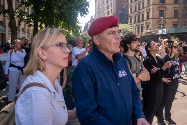 September 13, 2025, New York, New York, United States: (L-R) Nancy Regula and Republican New York City mayoral candidate Curtis Sliwa attend the Animal Rights March NYC 2025 pre march rally on Broadway at 23rd Street on September 13, 2025 in New York City. New York United States - ZUMAs197 20250913_aaa_s197_647 Copyright: xRonxAdarx