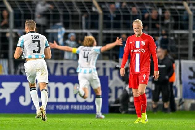 from left Siemen Voet TSV 1860, 3 and Jesper Verlaat TSV 1860, 4 celebrating the goal to 3 2, Lorenzo Paldino Havelse, 9 looking disappointed, disappointment, frustration, disappointed, pessimistic, 14 09 2025, Munich Germany , Football, 3 Liga, TSV 1860 München TSV Havelse, DFB DFL REGULATIONS PROHIBIT ANY USE OF PHOTOGRAPHS AS IMAGE SEQUENCES AND OR QUASI VIDEO xslx